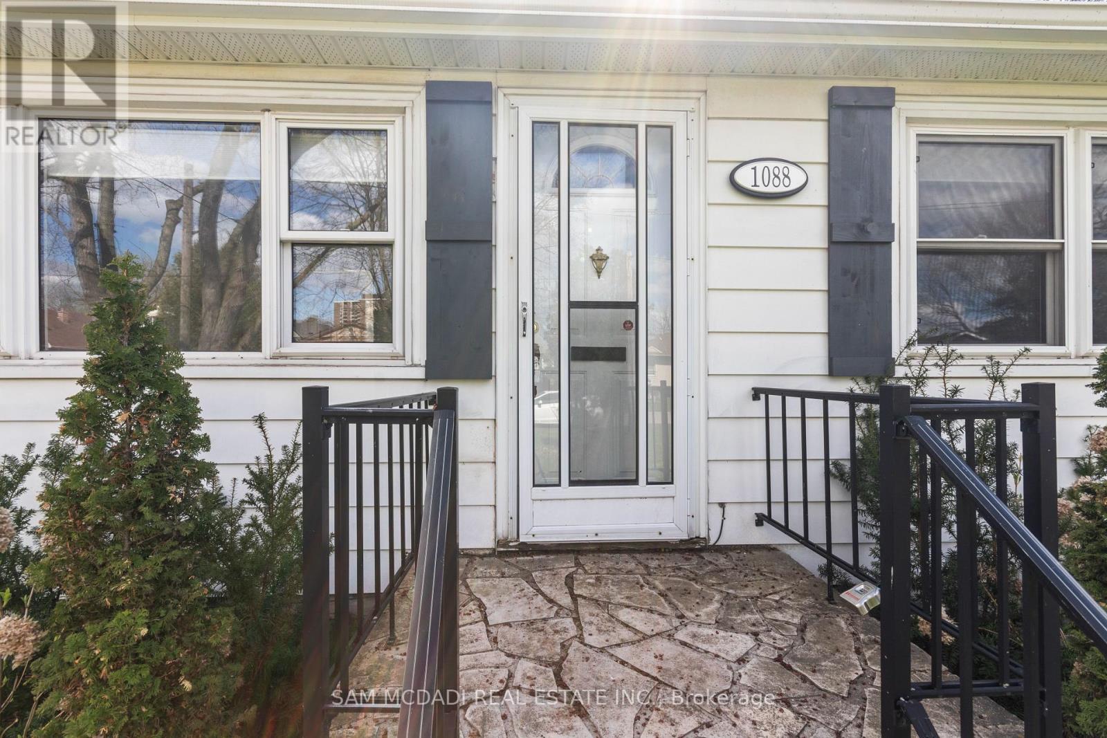 1088 Cherriebell Road, Mississauga, ON - Outdoor With Exterior