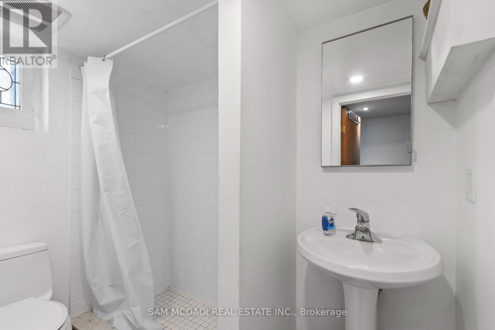 1088 Cherriebell Road, Mississauga, ON - Indoor Photo Showing Bathroom