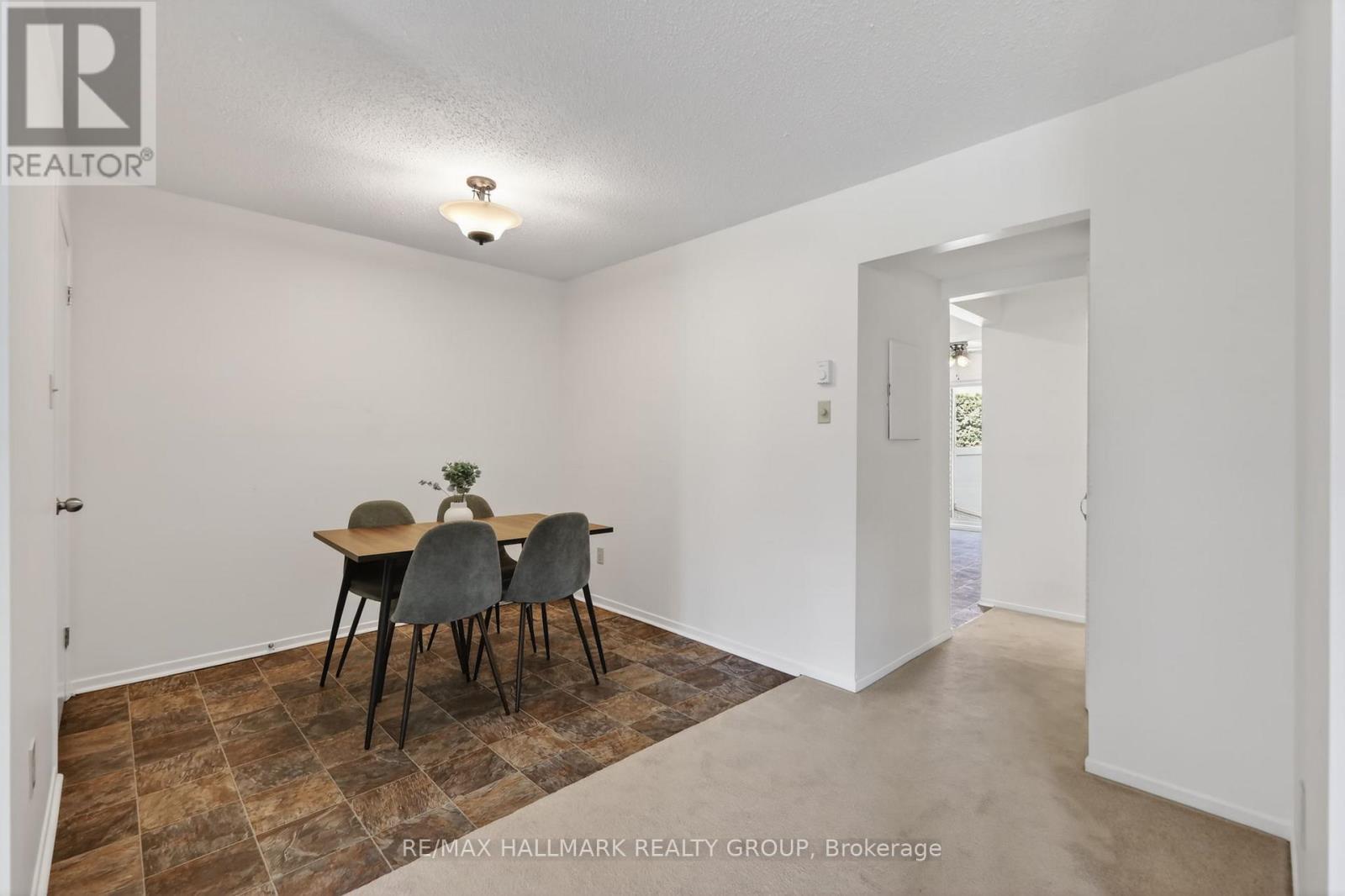 33 Haxby Private, Ottawa, ON - Indoor