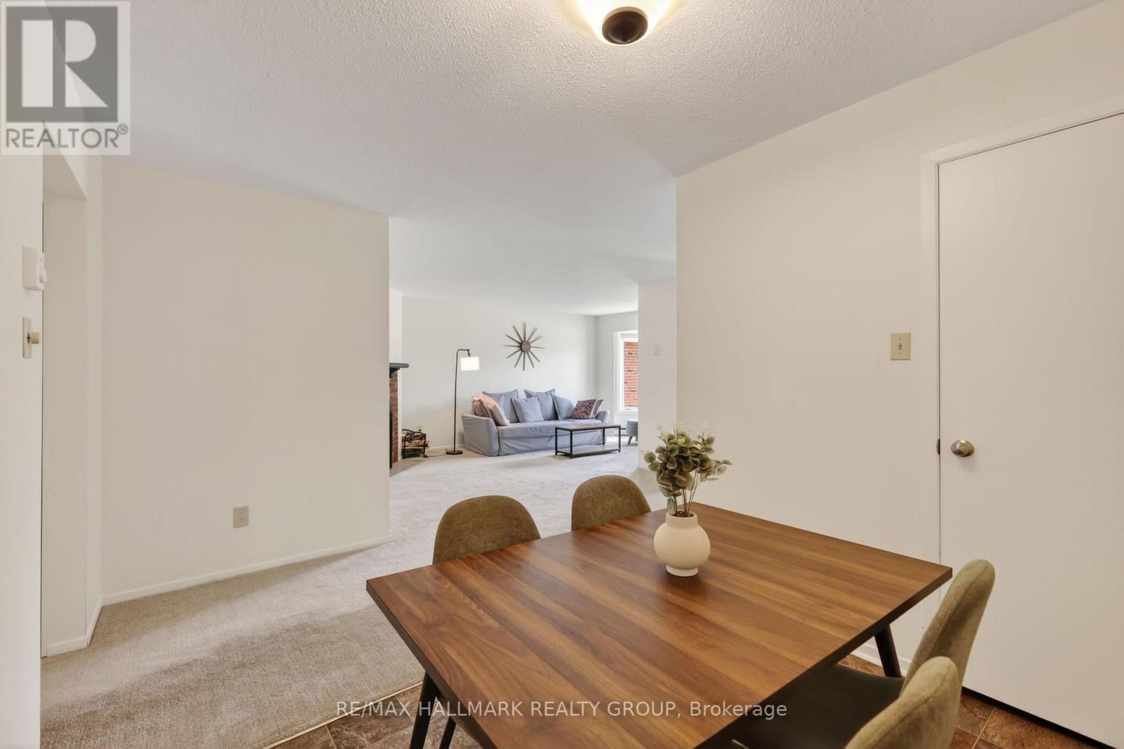 33 Haxby Private, Ottawa, ON - Indoor Photo Showing Dining Room