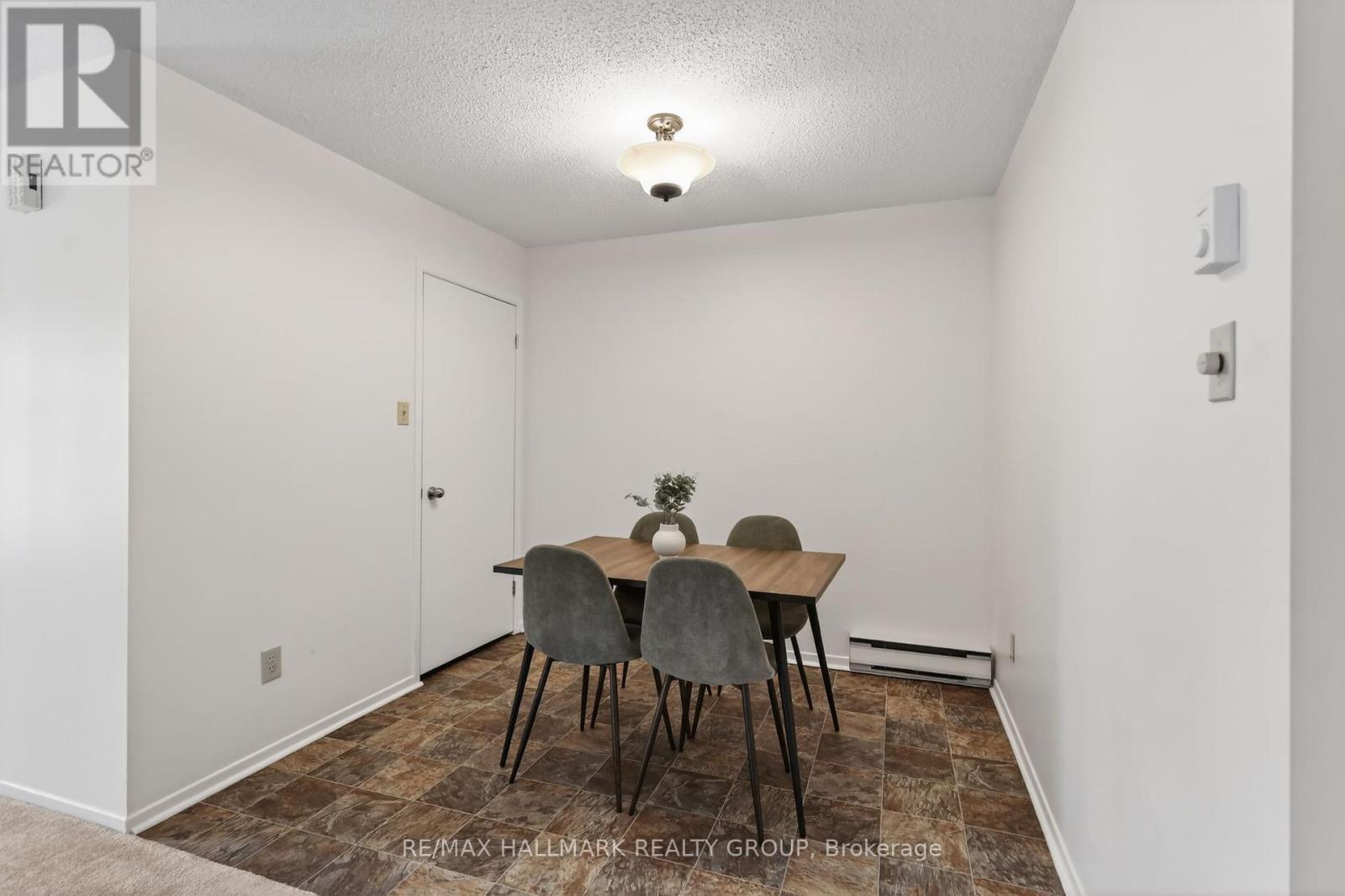 33 Haxby Private, Ottawa, ON - Indoor Photo Showing Dining Room
