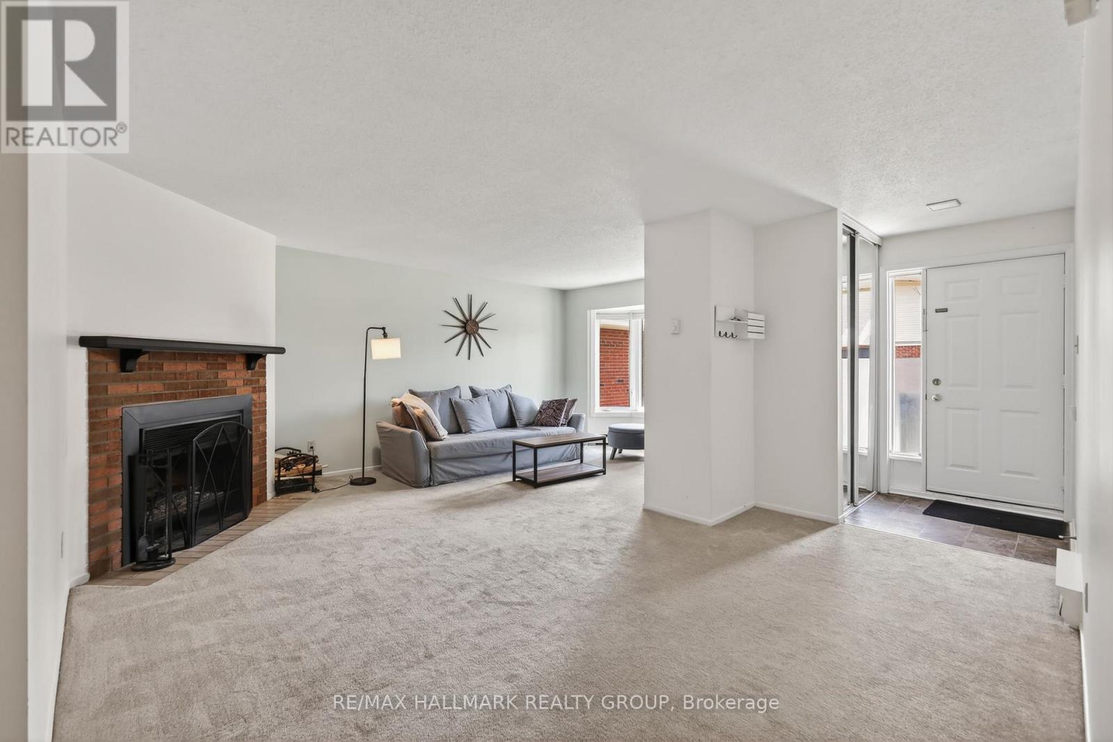 33 Haxby Private, Ottawa, ON - Indoor With Fireplace
