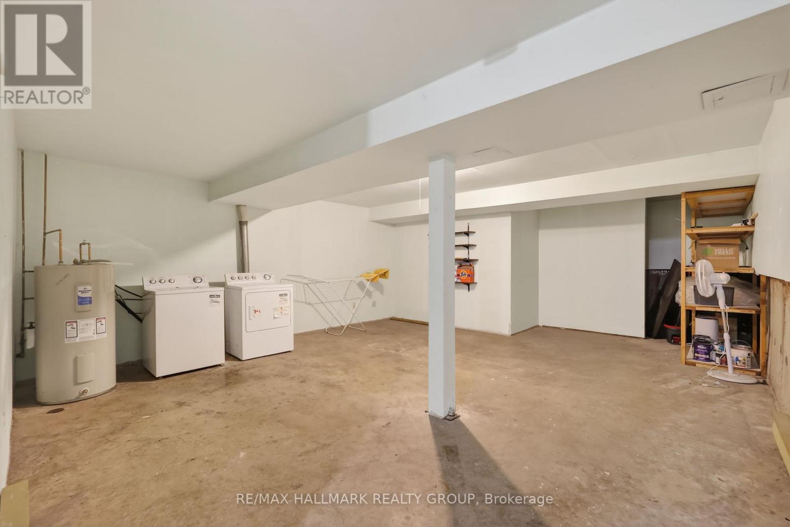 33 Haxby Private, Ottawa, ON - Indoor Photo Showing Laundry Room