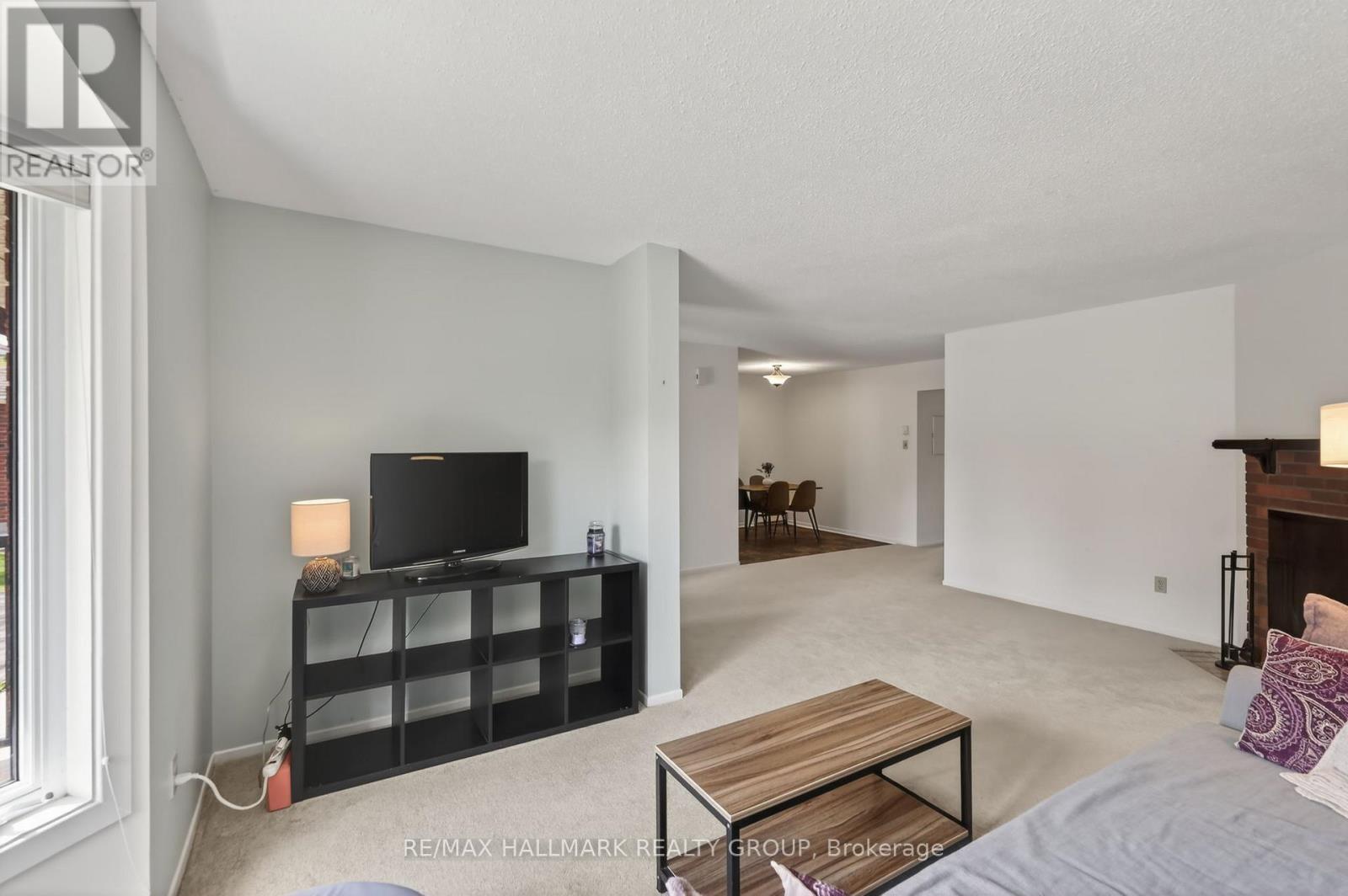 33 Haxby Private, Ottawa, ON - Indoor Photo Showing Other Room