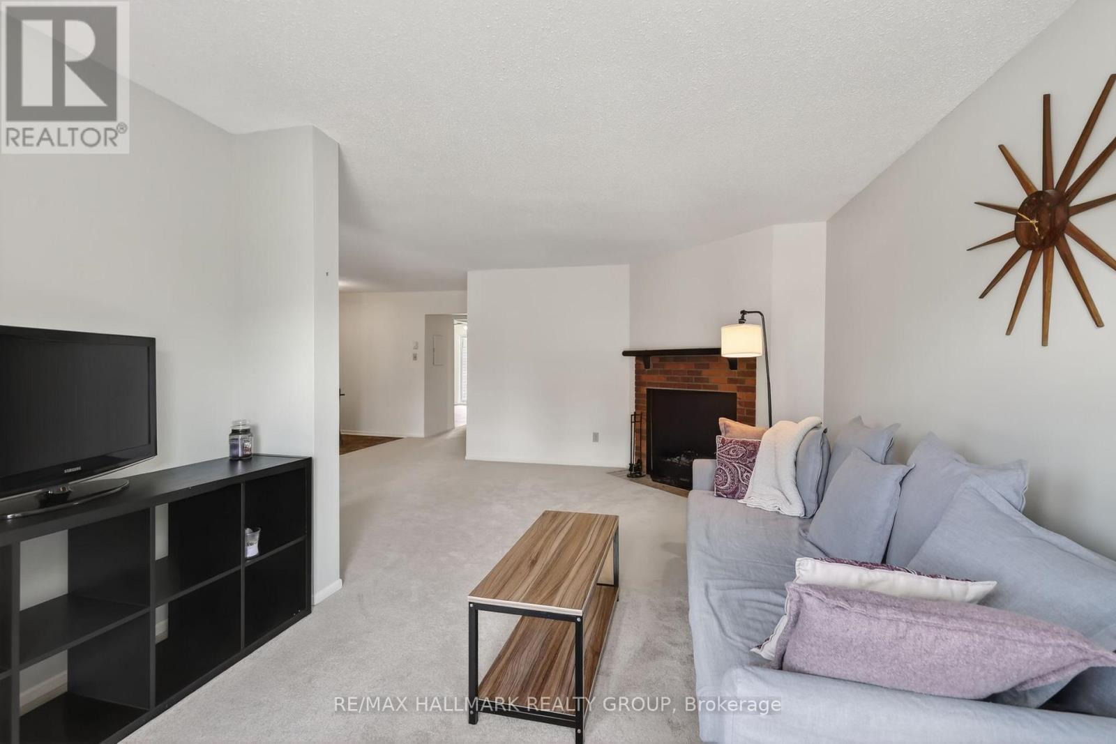 33 Haxby Private, Ottawa, ON - Indoor