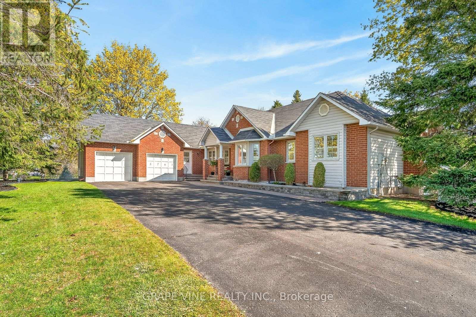 5763 Gowan Gate, Ottawa, ON - Outdoor With Facade