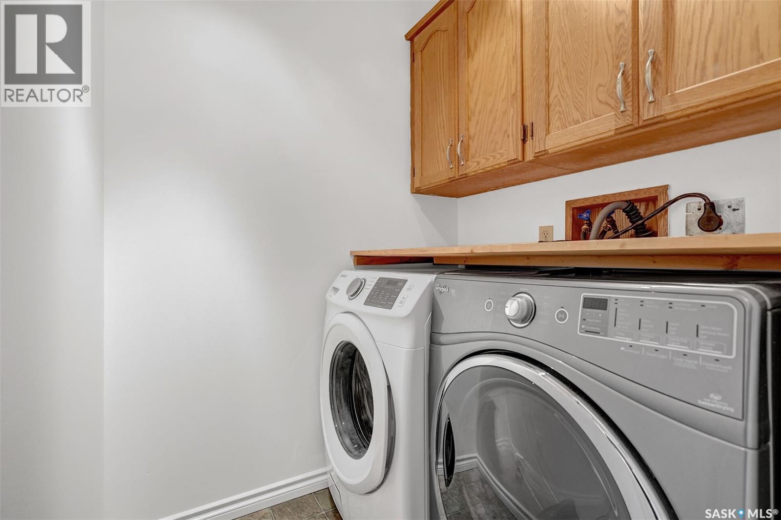 2419 Glamis Place E, Regina, SK - Indoor Photo Showing Laundry Room