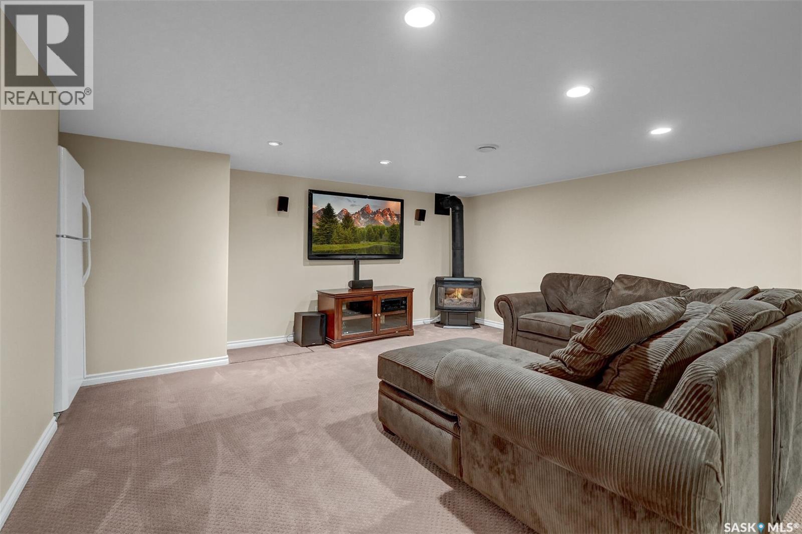 2419 Glamis Place E, Regina, SK - Indoor Photo Showing Other Room