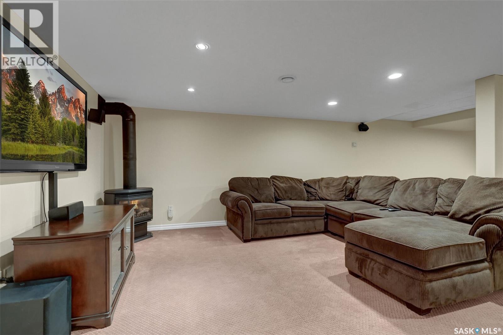 2419 Glamis Place E, Regina, SK - Indoor