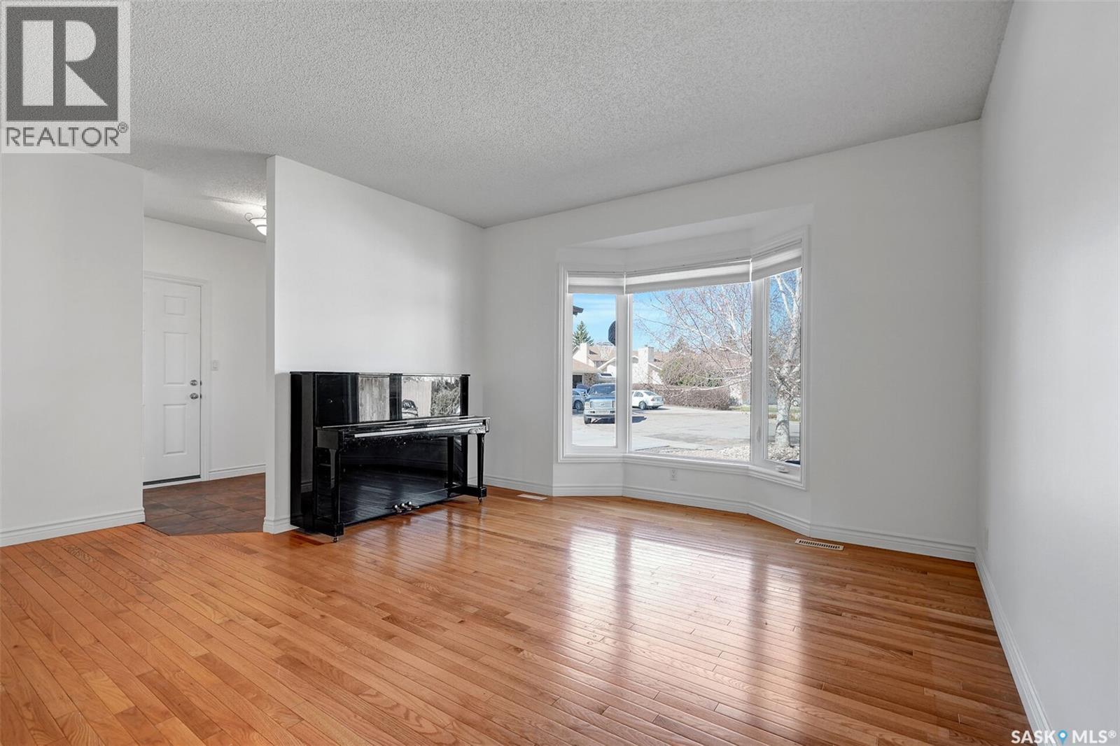 2419 Glamis Place E, Regina, SK - Indoor