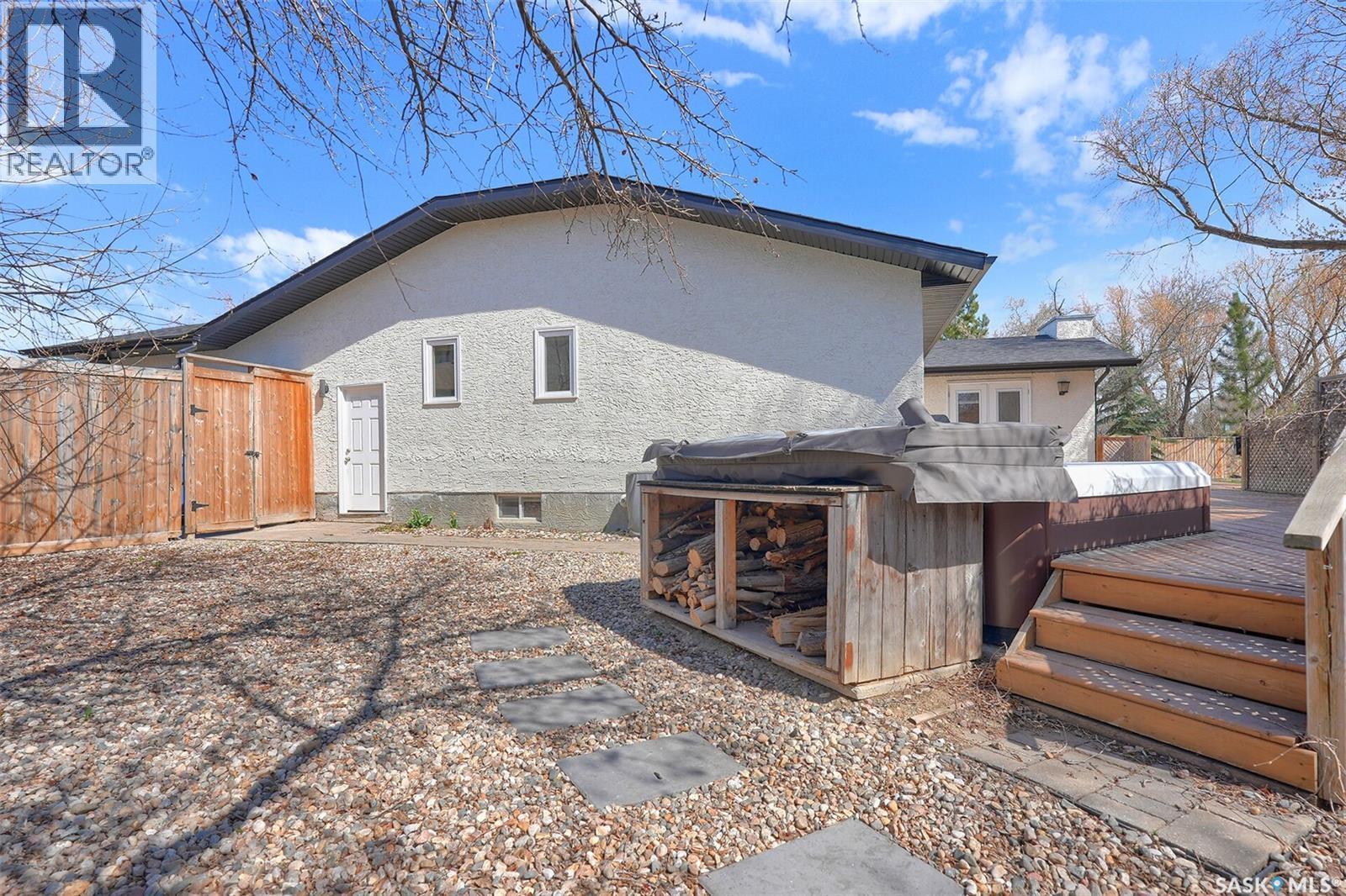 2419 Glamis Place E, Regina, SK - Outdoor With Deck Patio Veranda With Exterior
