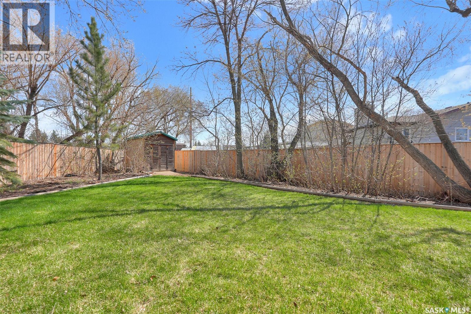 2419 Glamis Place E, Regina, SK - Outdoor