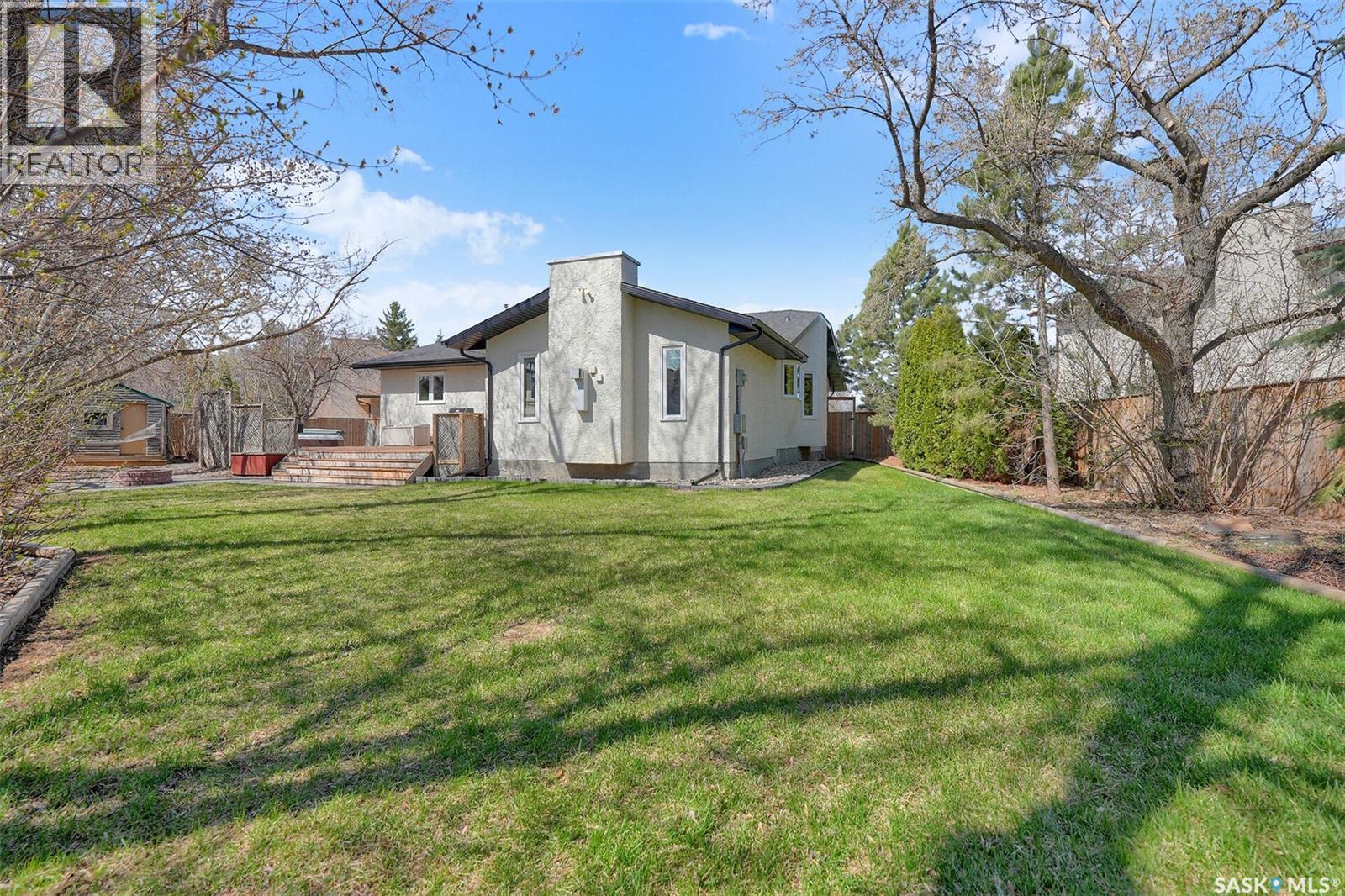 2419 Glamis Place E, Regina, SK - Outdoor