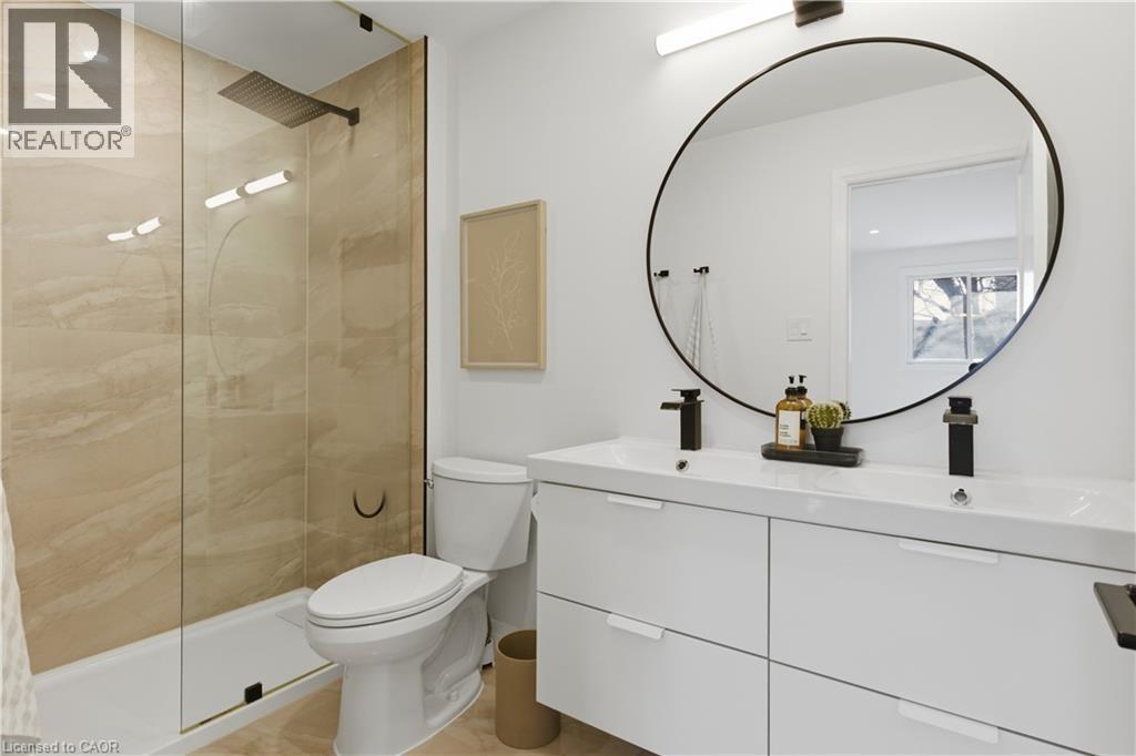5 Bradbury Crescent, Paris, ON - Indoor Photo Showing Bathroom
