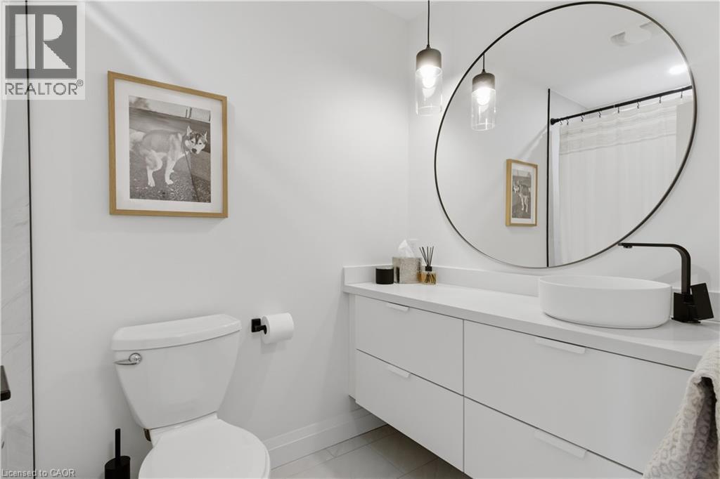 5 Bradbury Crescent, Paris, ON - Indoor Photo Showing Bathroom