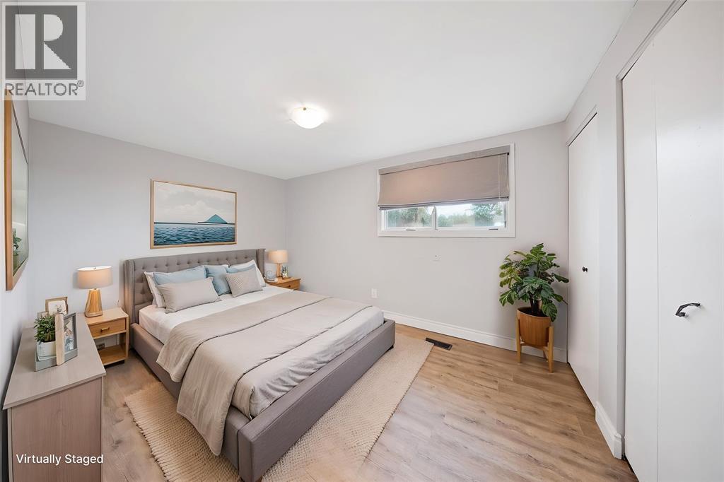 183 Bedford Crescent, Sarnia, ON - Indoor Photo Showing Bedroom