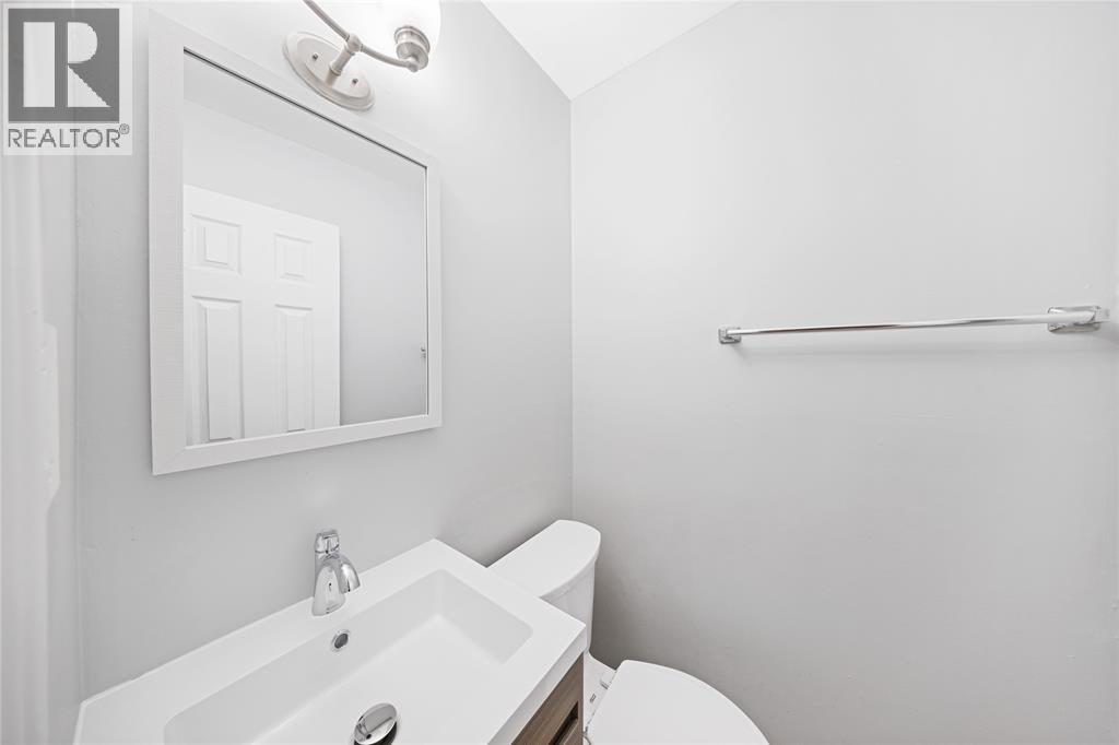 183 Bedford Crescent, Sarnia, ON - Indoor Photo Showing Bathroom