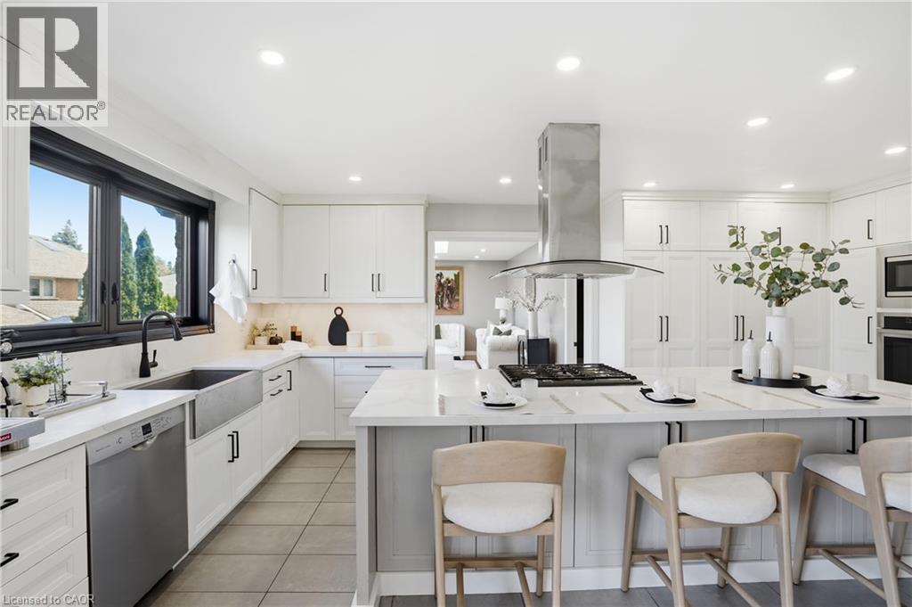 176 Albion Falls Boulevard, Hamilton, ON - Indoor Photo Showing Kitchen With Upgraded Kitchen