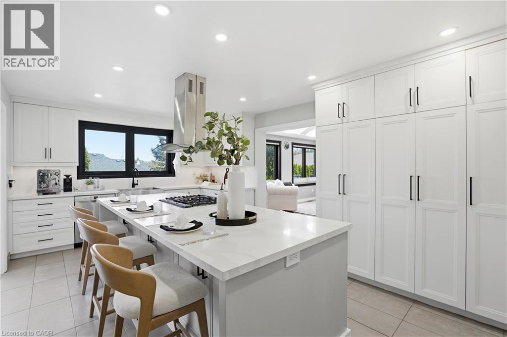 176 Albion Falls Boulevard, Hamilton, ON - Indoor Photo Showing Kitchen