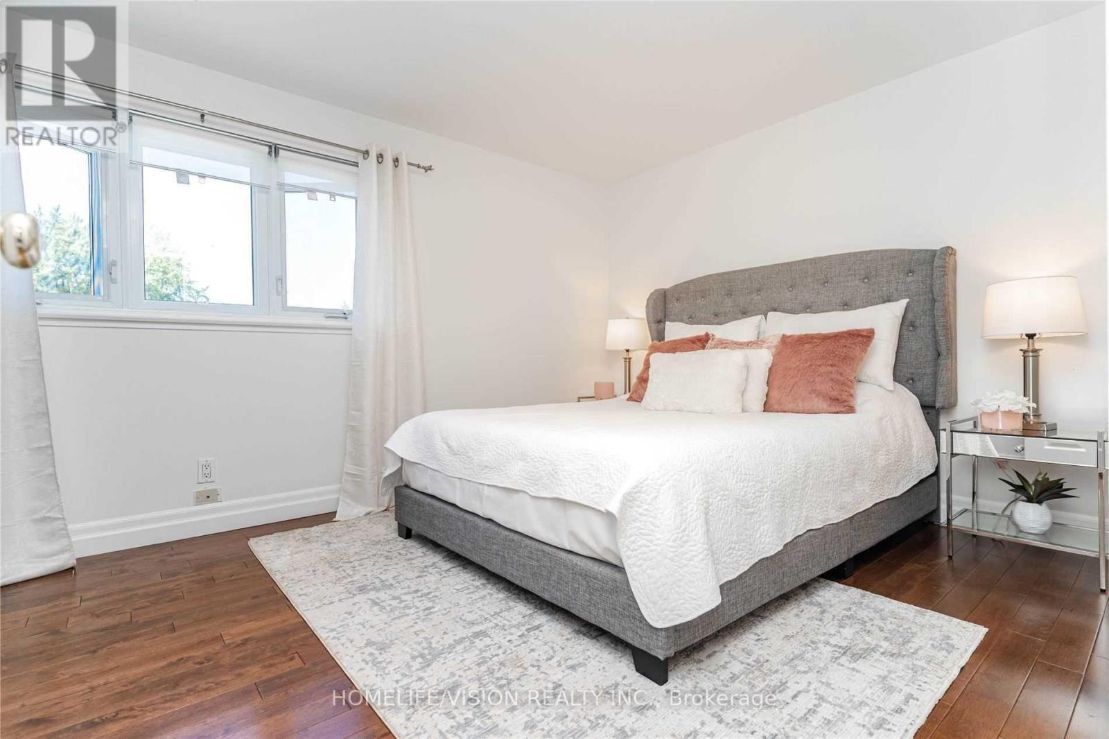 16 Palgrave Crescent, Brampton, ON - Indoor Photo Showing Bedroom