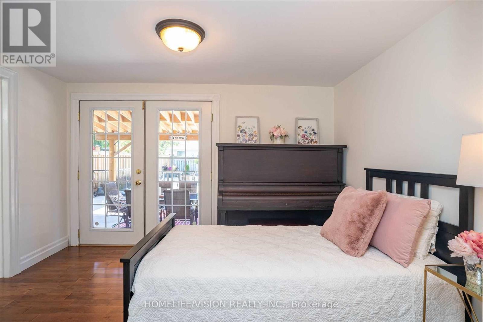 16 Palgrave Crescent, Brampton, ON - Indoor Photo Showing Bedroom