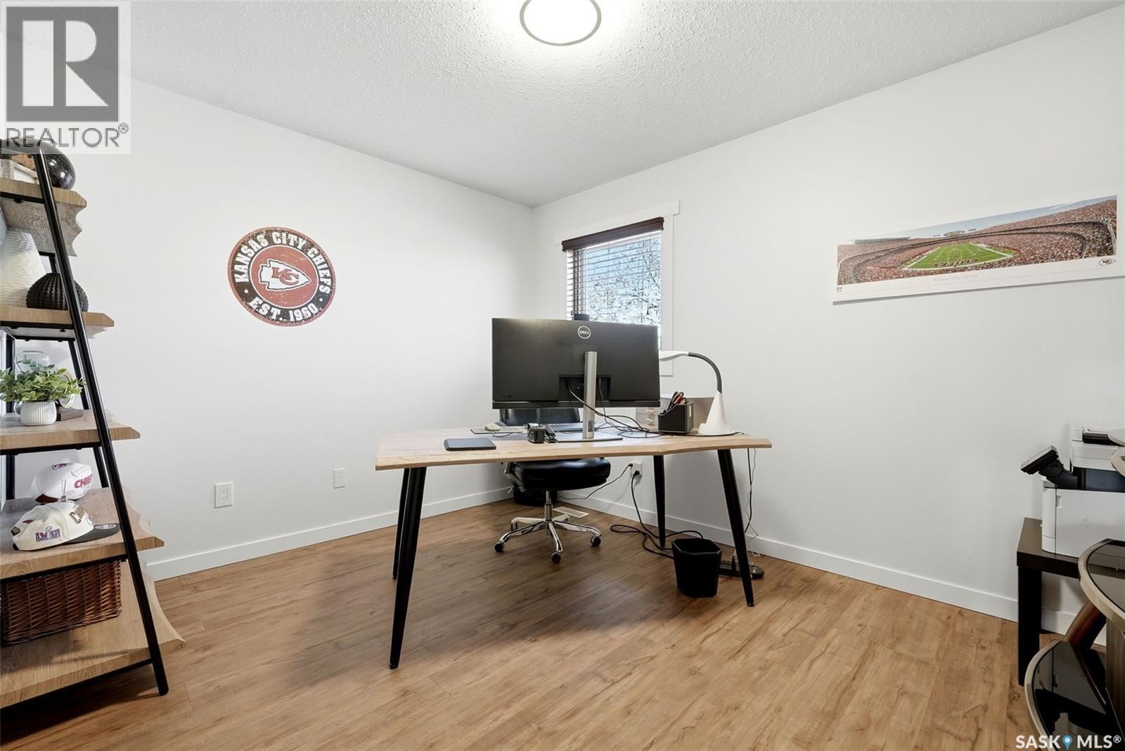 3234 Peyson Bay E, Regina, SK - Indoor Photo Showing Office