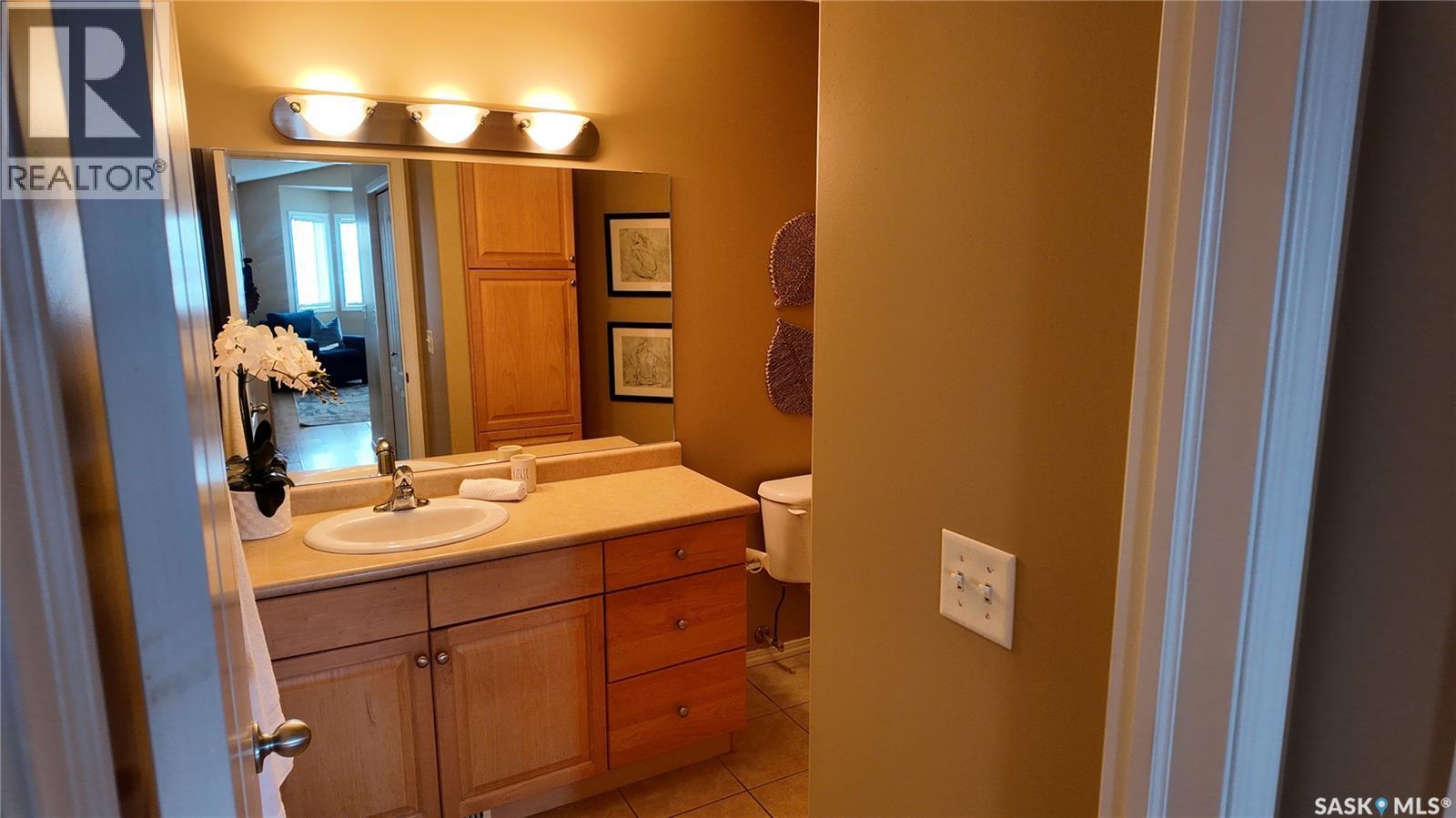 E 4128 Buckingham Drive, Regina, SK - Indoor Photo Showing Bathroom