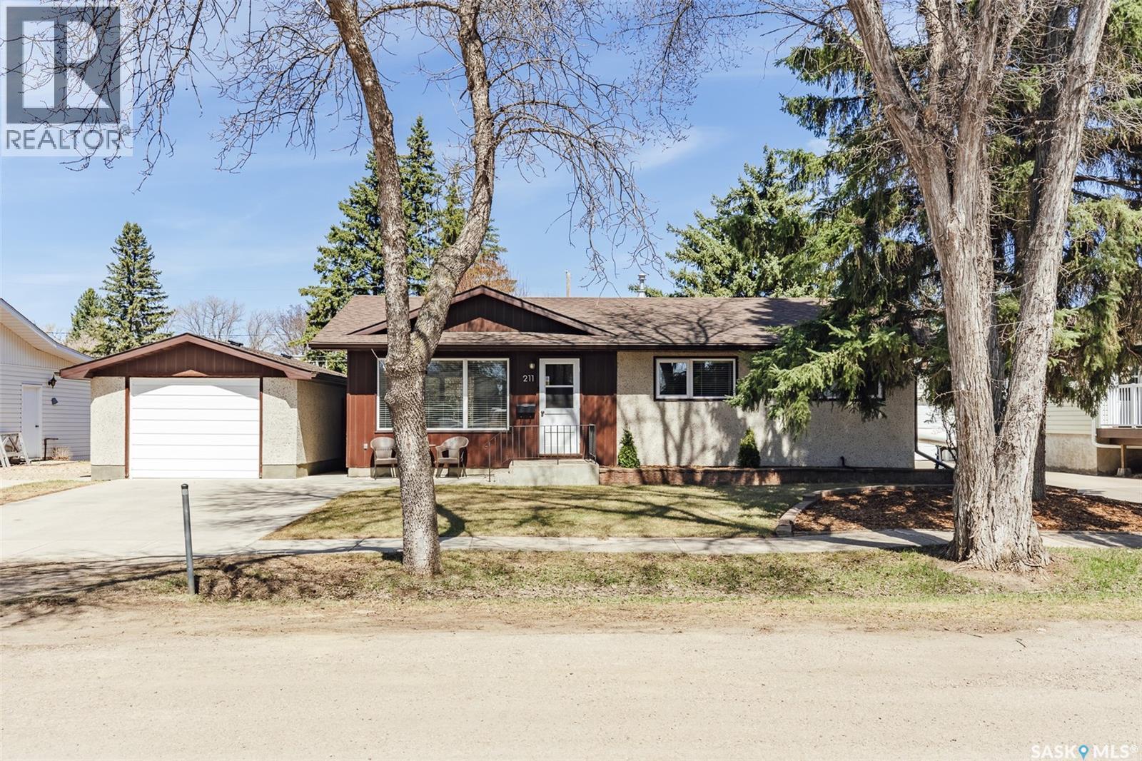 211 2Nd Street E, Langham, SK - Outdoor
