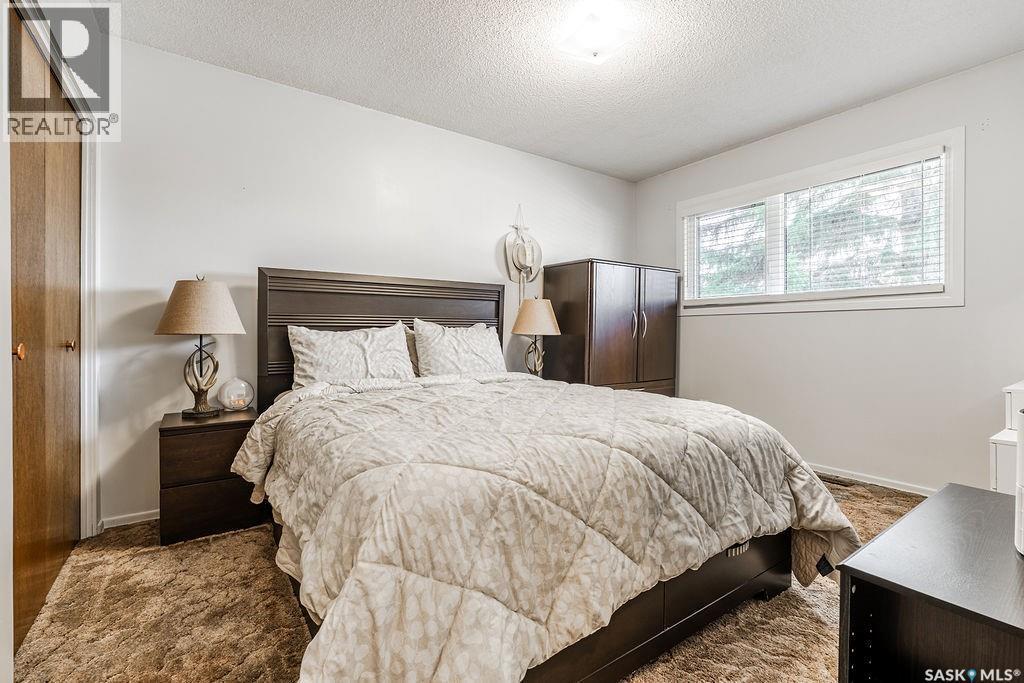 211 2Nd Street E, Langham, SK - Indoor Photo Showing Bedroom
