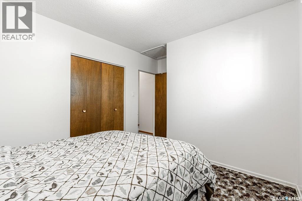 211 2Nd Street E, Langham, SK - Indoor Photo Showing Bedroom