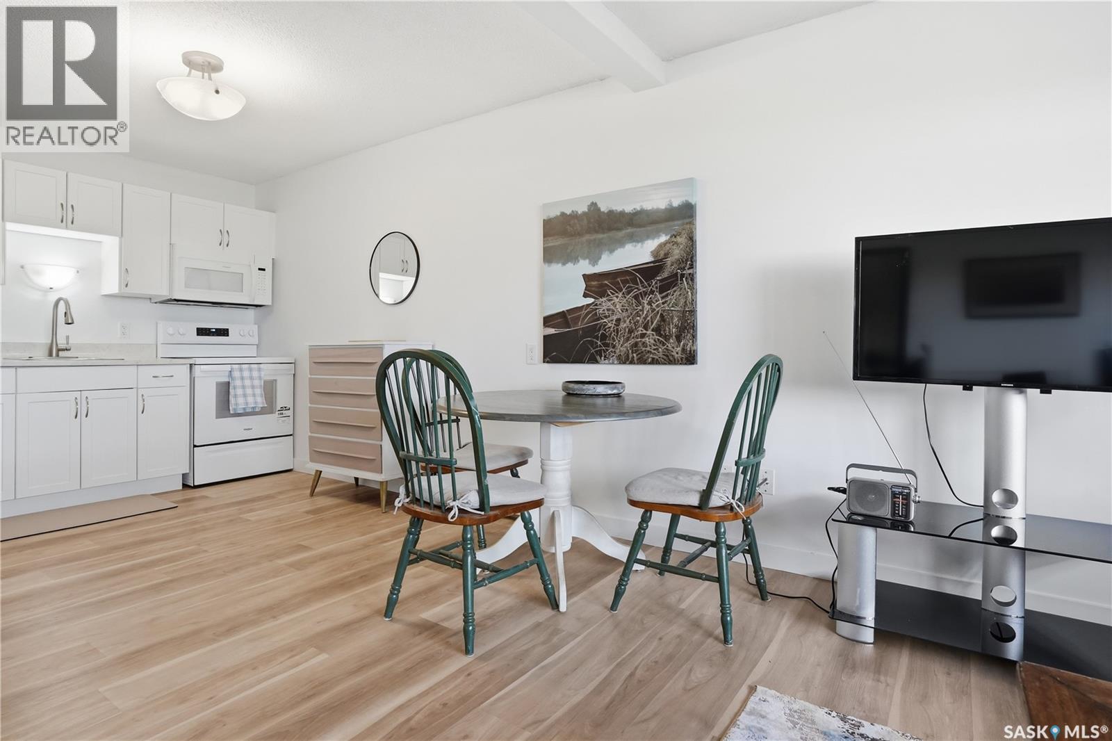 28 42 Spence Street, Regina, SK - Indoor