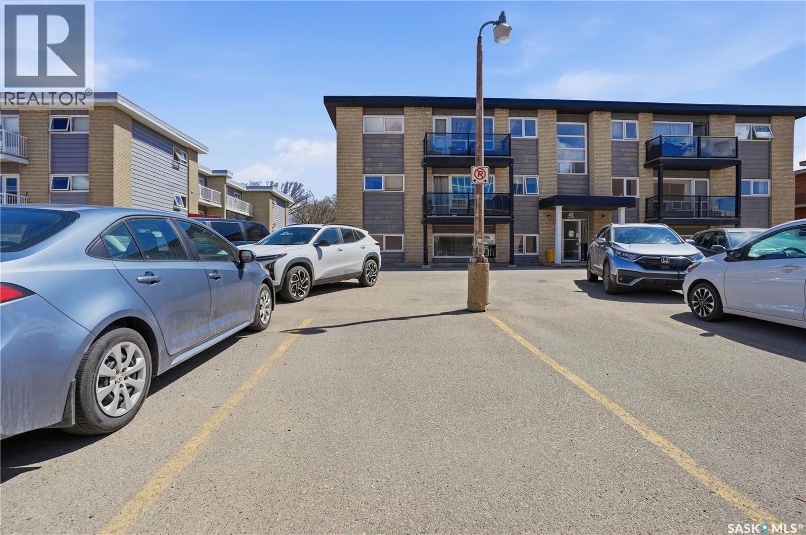 28 42 Spence Street, Regina, SK - Outdoor