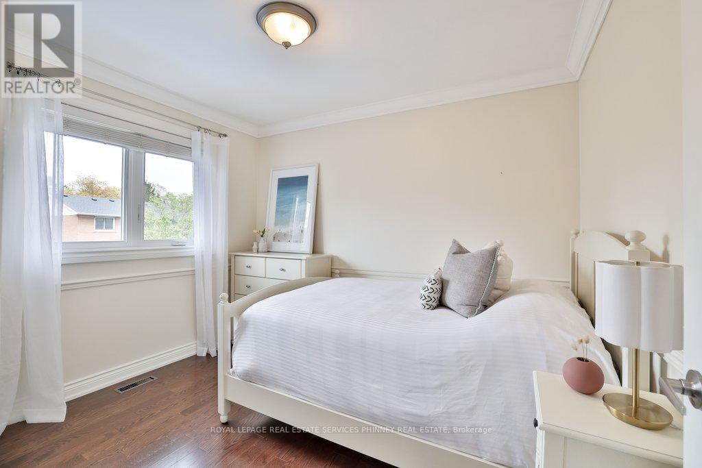 1163 Cayente Place, Mississauga, ON - Indoor Photo Showing Bedroom