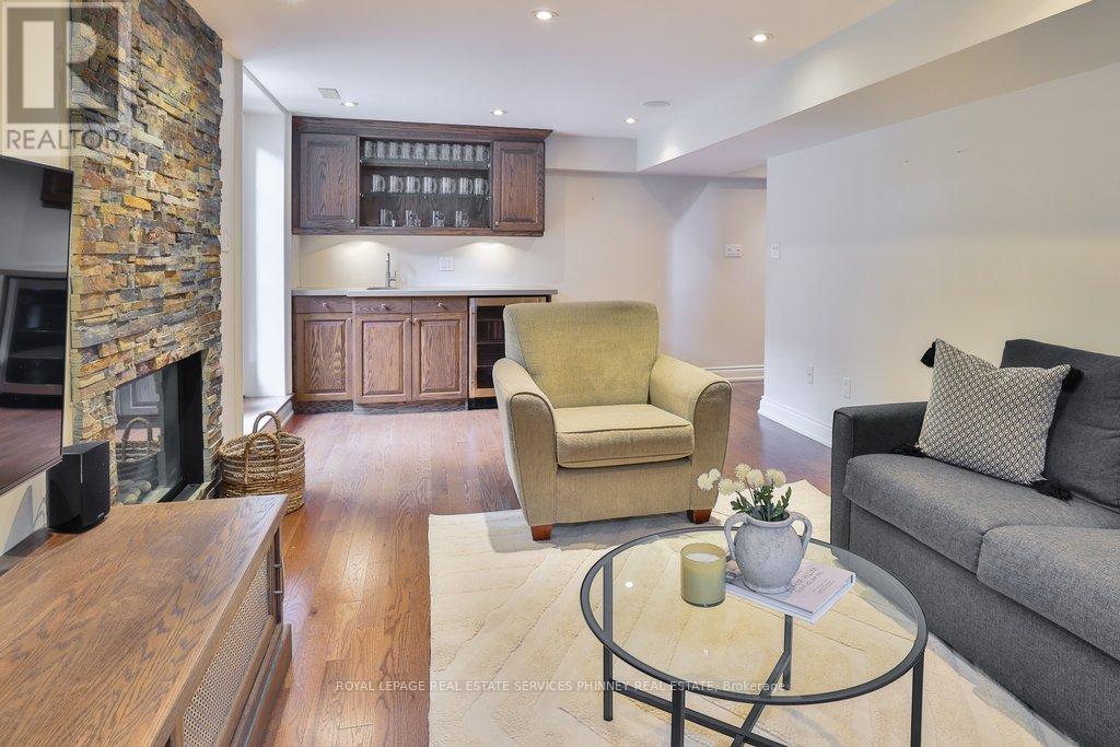 1163 Cayente Place, Mississauga, ON - Indoor Photo Showing Living Room With Fireplace
