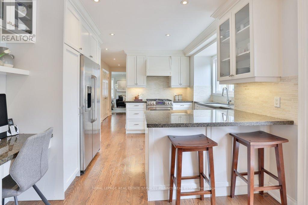 1163 Cayente Place, Mississauga, ON - Indoor Photo Showing Kitchen With Upgraded Kitchen