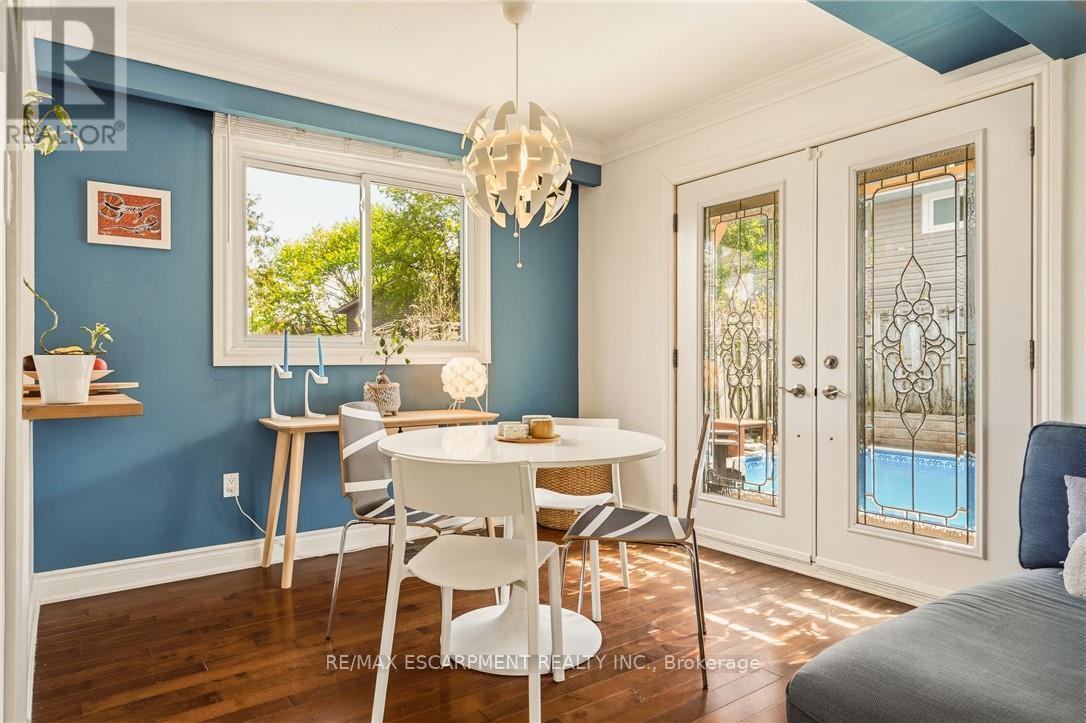 66 Skyline Drive, Hamilton, ON - Indoor Photo Showing Dining Room