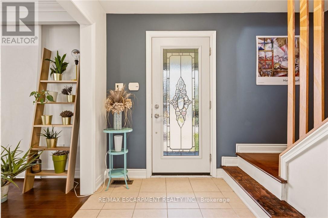 66 Skyline Drive, Hamilton, ON - Indoor Photo Showing Other Room