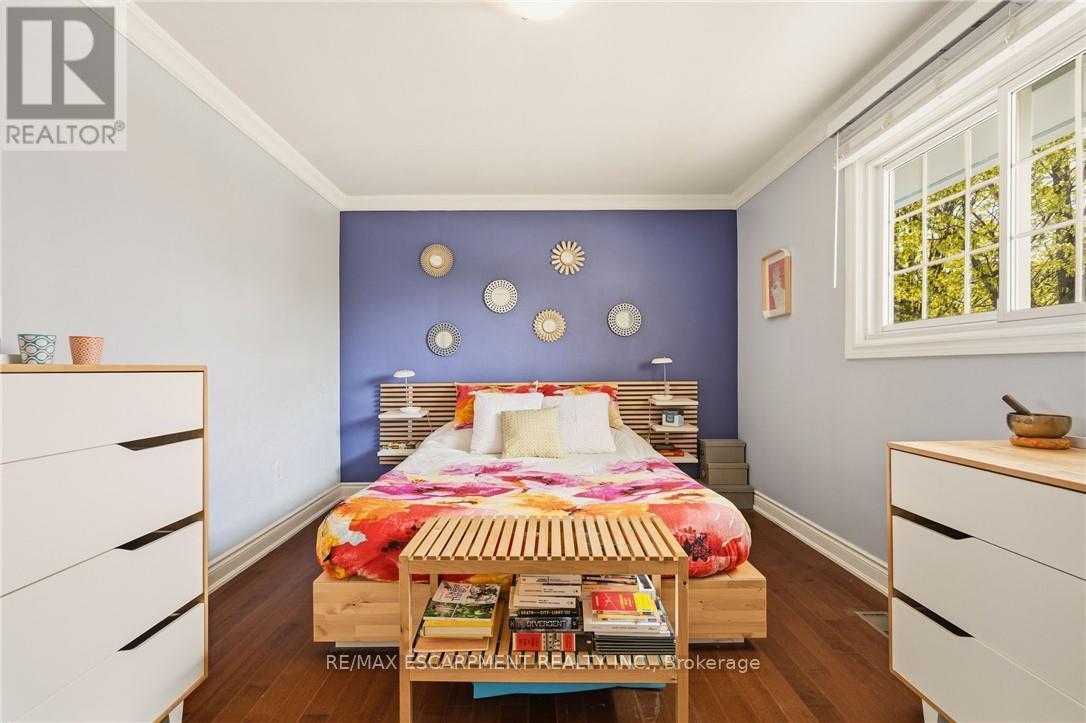 66 Skyline Drive, Hamilton, ON - Indoor Photo Showing Bedroom