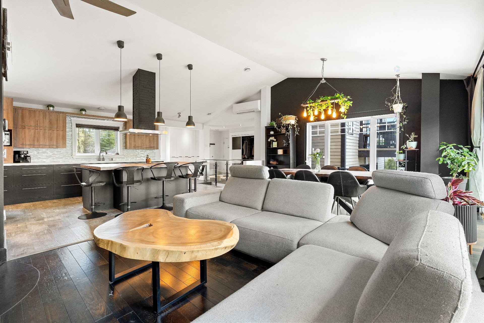 Overall view - 1739 Rue Des Épinettes-Rouges, Québec (La Haute-Saint-Charles), QC - Indoor Photo Showing Living Room
