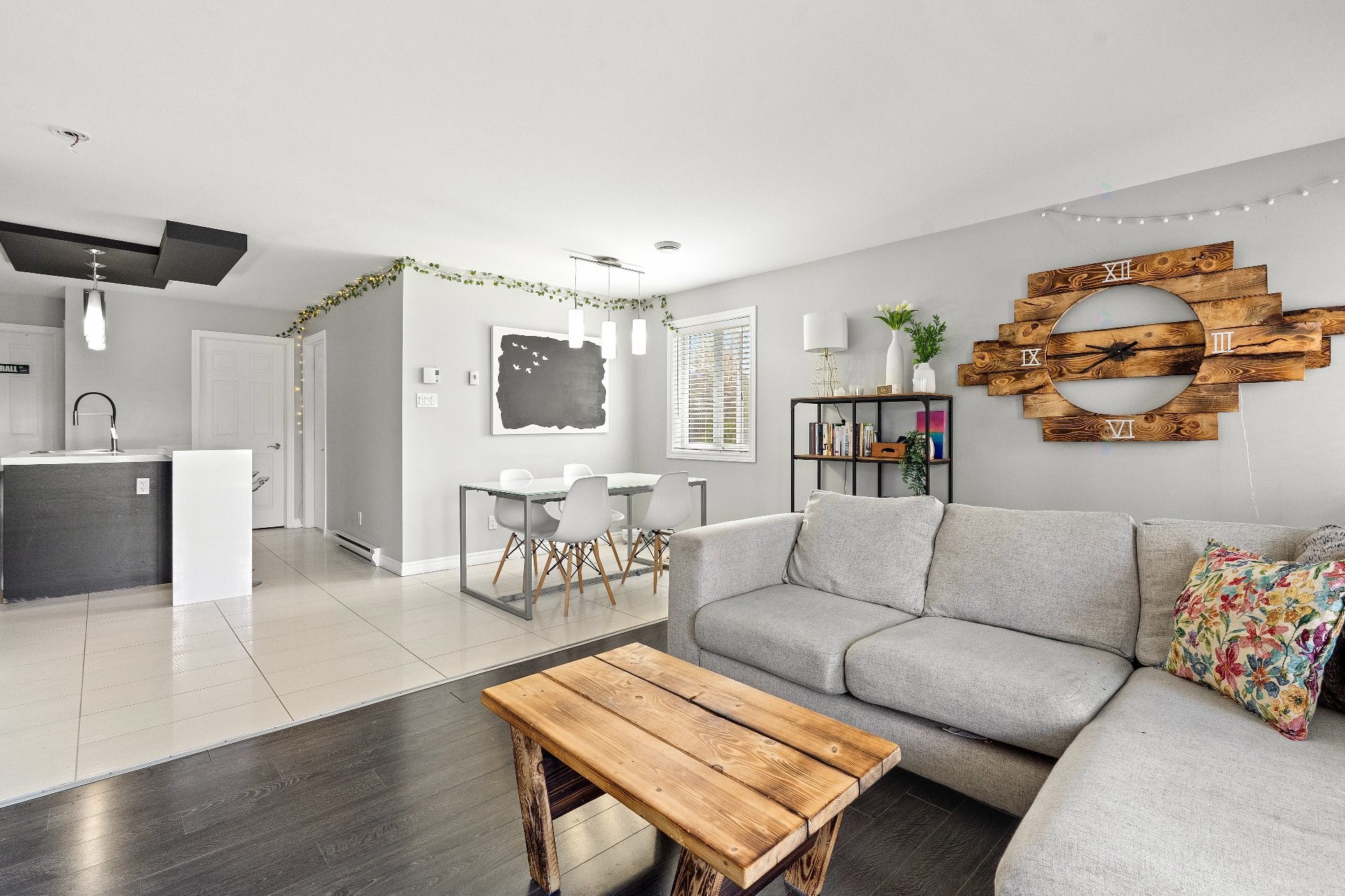Overall view - 1739 Rue Des Épinettes-Rouges, Québec (La Haute-Saint-Charles), QC - Indoor Photo Showing Living Room