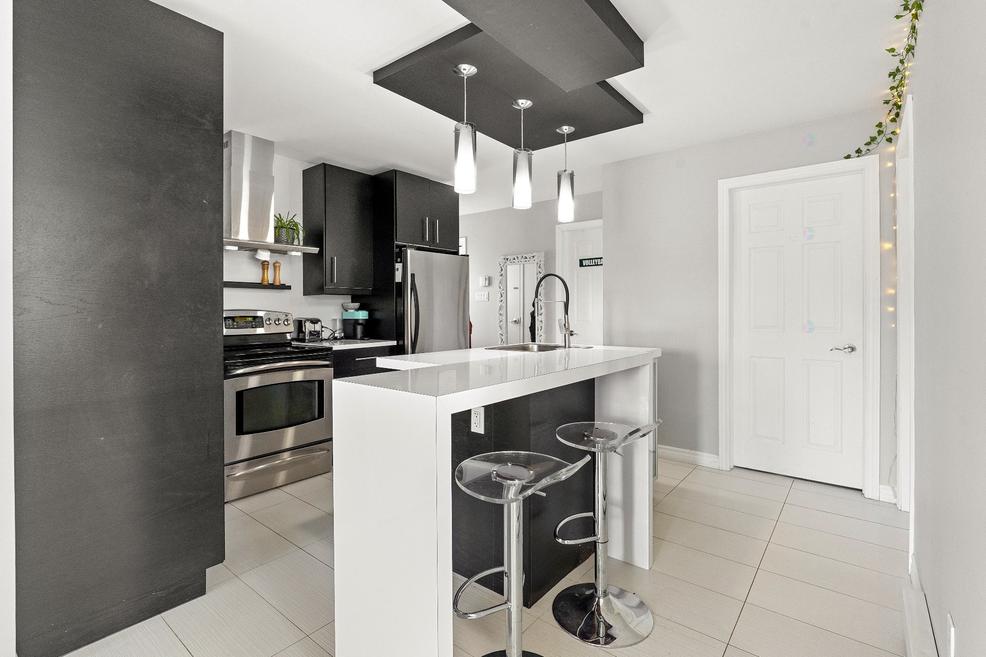 Kitchen - 1739 Rue Des Épinettes-Rouges, Québec (La Haute-Saint-Charles), QC - Indoor Photo Showing Kitchen With Upgraded Kitchen