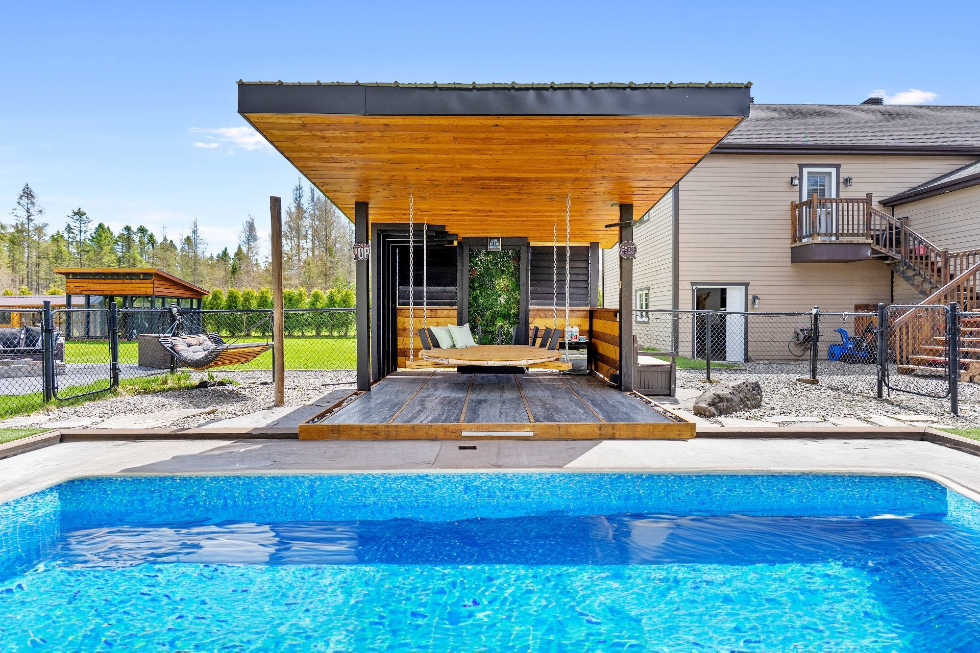 Pool - 1739 Rue Des Épinettes-Rouges, Québec (La Haute-Saint-Charles), QC - Outdoor With In Ground Pool With Exterior