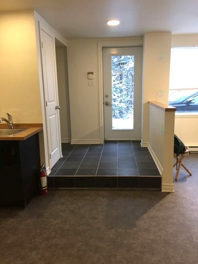 Hall d'entrée/Vestibule - 1403 Boul. De Ste-Adèle, Sainte-Adèle, QC - Indoor Photo Showing Other Room