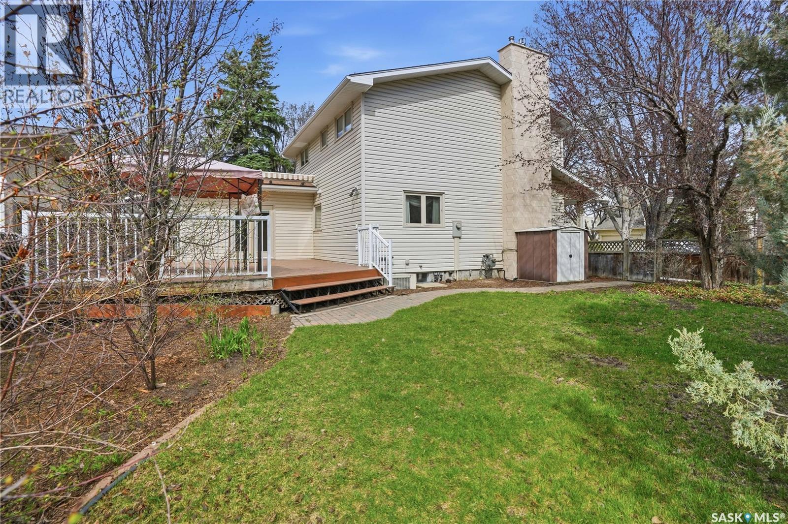 2 Culliton Crescent, Regina, SK - Outdoor With Deck Patio Veranda