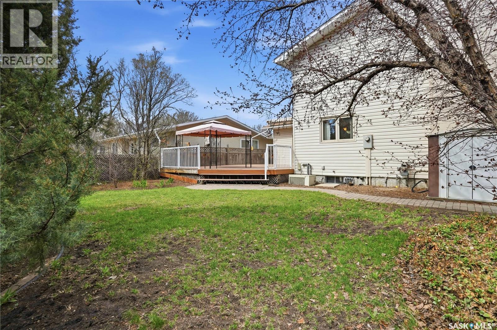 2 Culliton Crescent, Regina, SK - Outdoor With Deck Patio Veranda