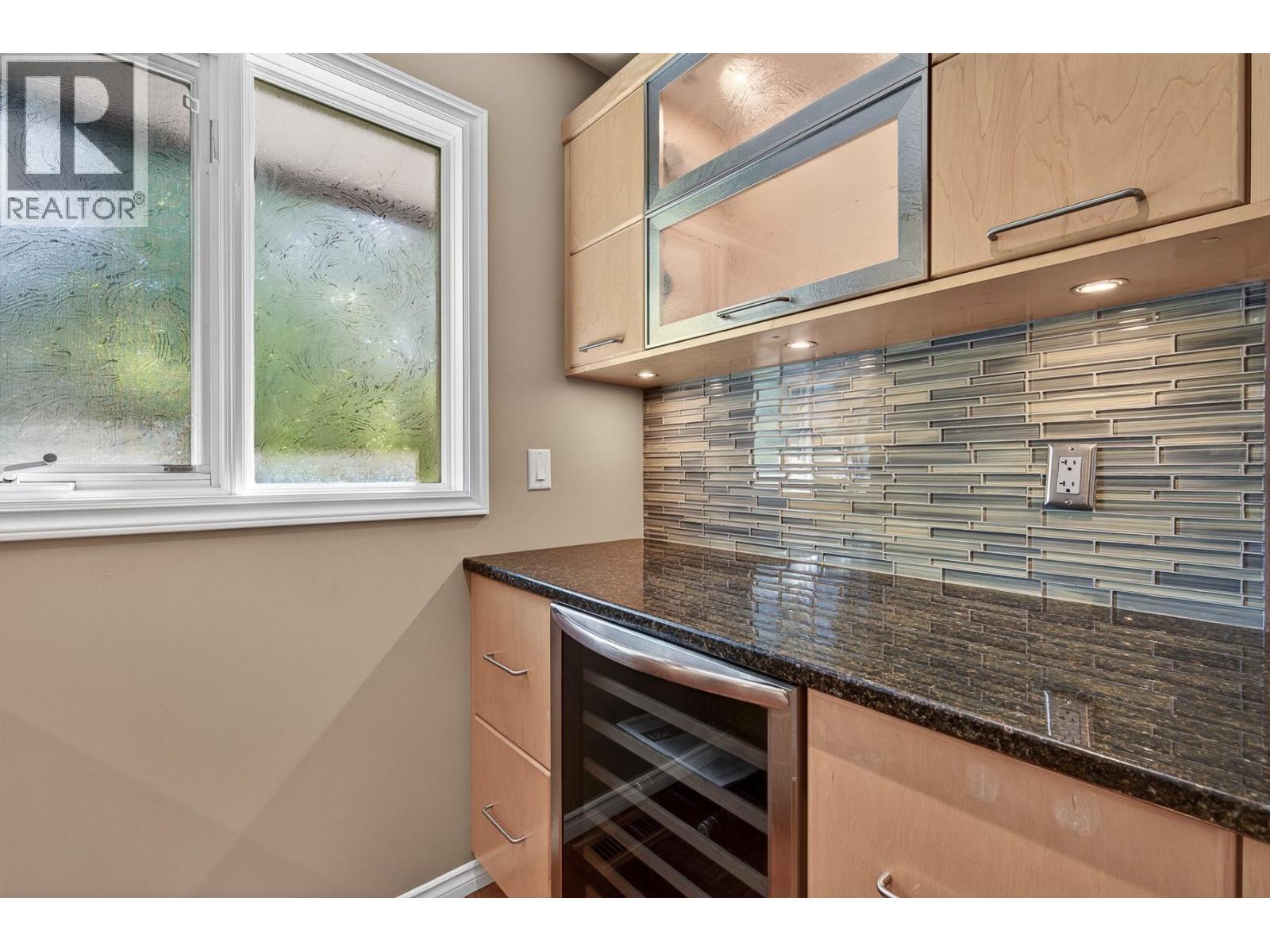 3929 Gallaghers Circle, Kelowna, BC - Indoor