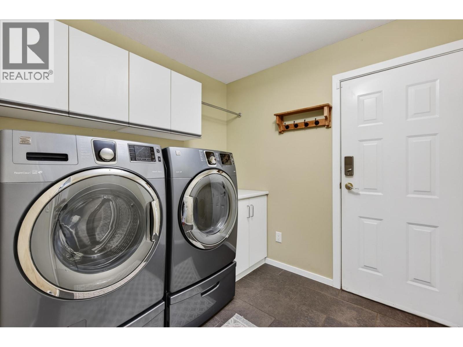 3929 Gallaghers Circle, Kelowna, BC - Indoor Photo Showing Laundry Room
