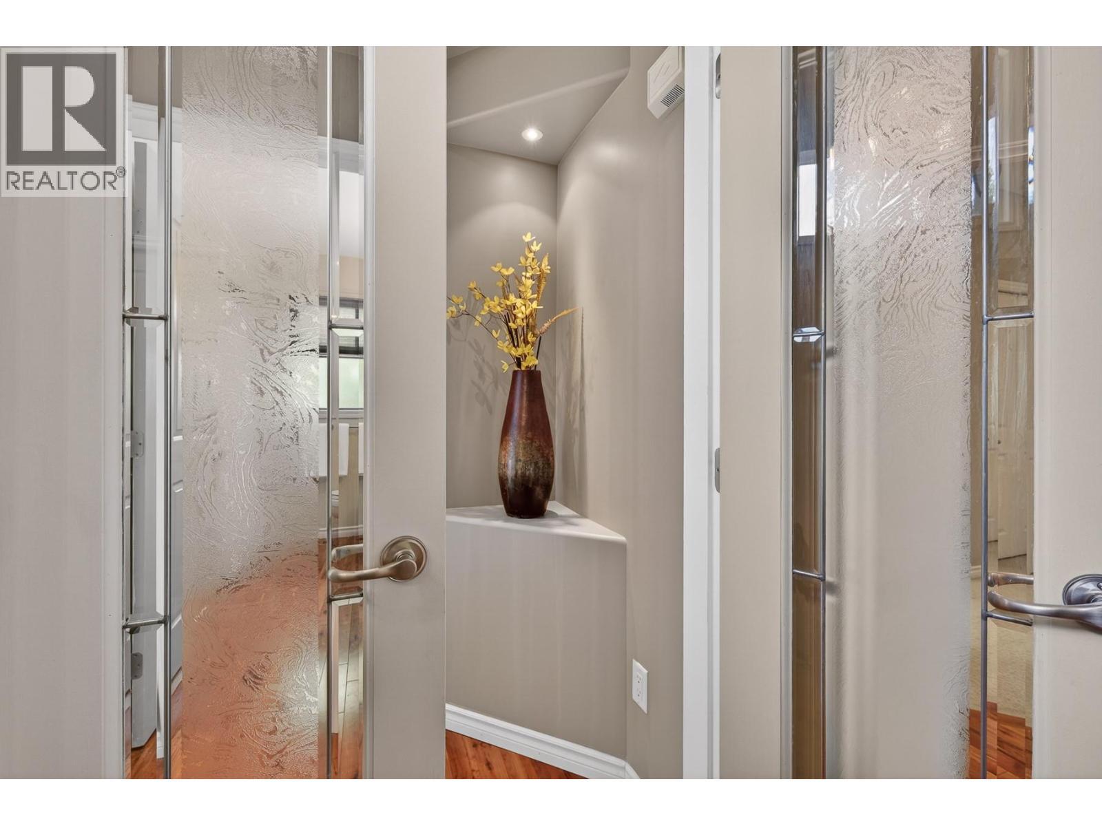 3929 Gallaghers Circle, Kelowna, BC - Indoor