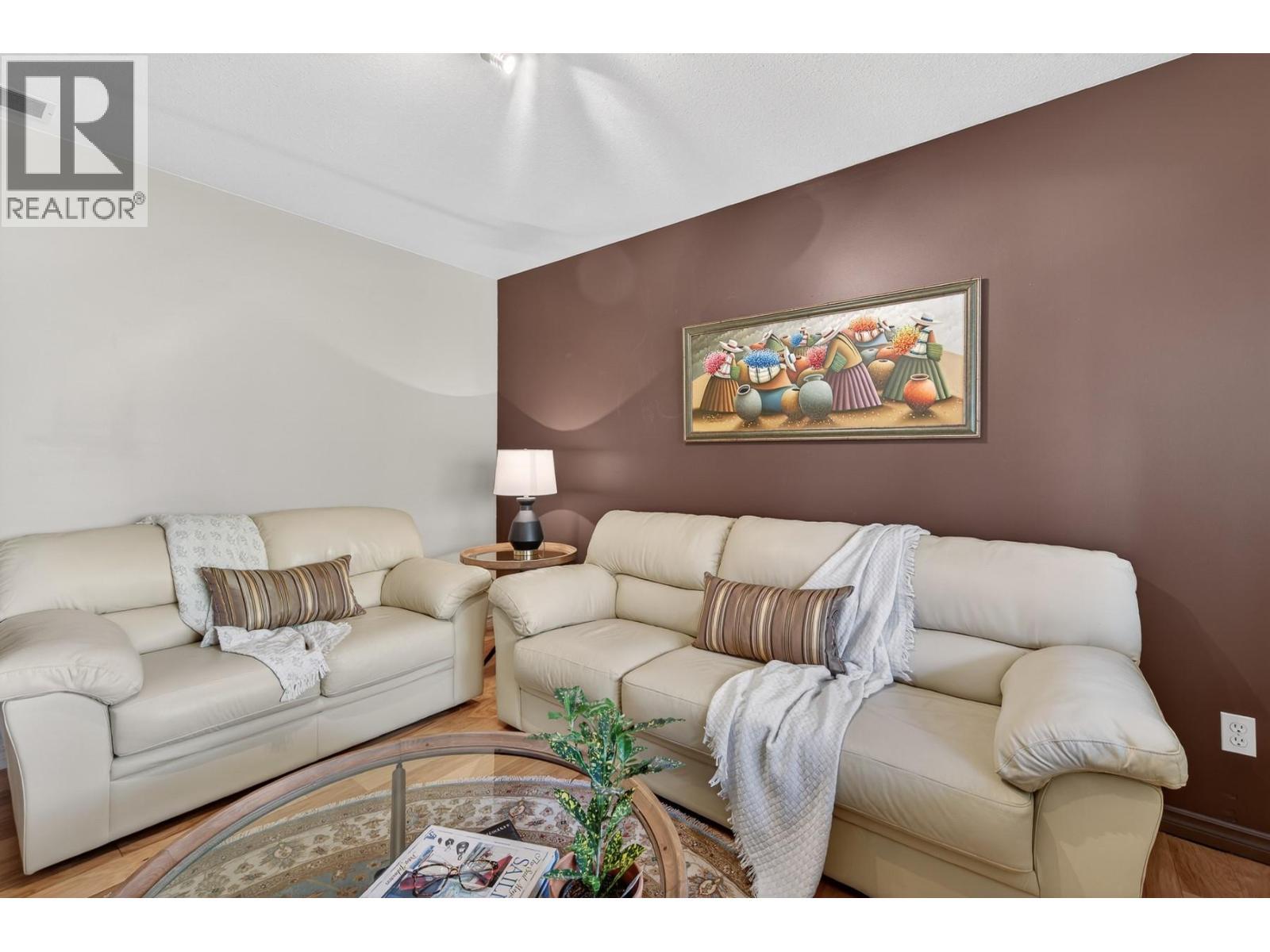 3929 Gallaghers Circle, Kelowna, BC - Indoor Photo Showing Living Room