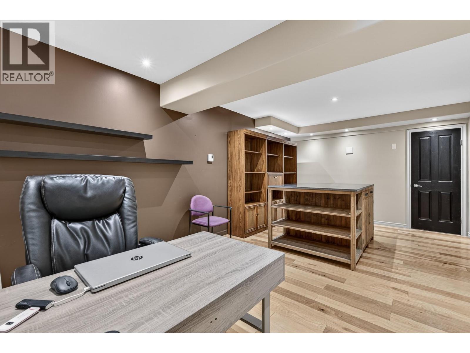 3929 Gallaghers Circle, Kelowna, BC - Indoor